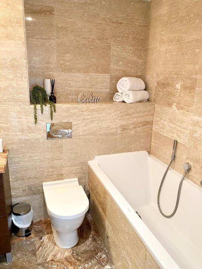 Ocean Village Lovely 2 Bedroom Apartment Gibraltar Exterior foto